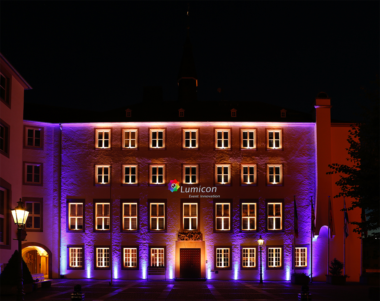 _R3A4088_O-Korr_Rathaus Bitburg_LUMICON_WEB_72DPI_Foto James Chan-A-Sue